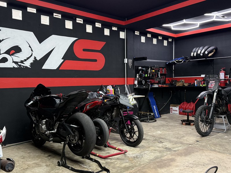 Taller MotoDiez Cancún — instalaciones profesionales